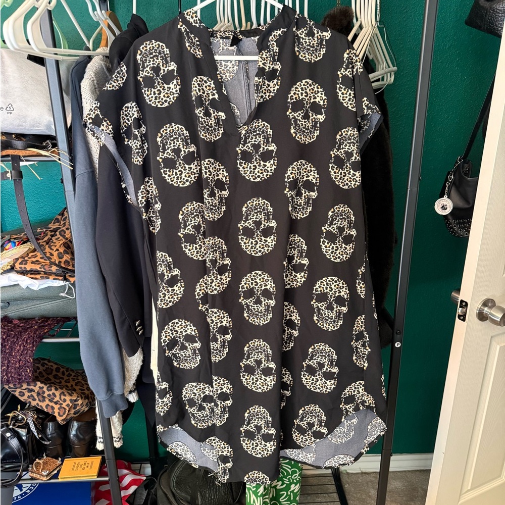 Black Skull-Print Short Sleeve Dress - Black/Ivory